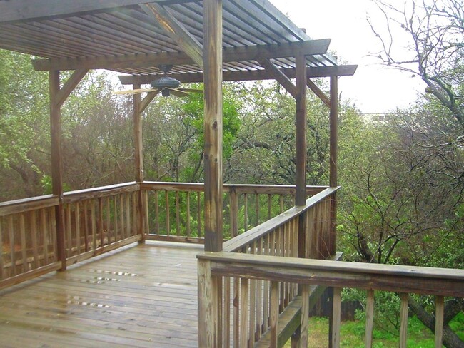 Building Photo - 3 br, 2.5 bath House - 8615 Cross Spring