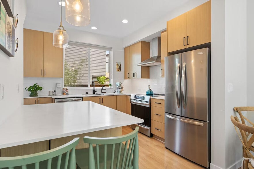 Building Photo - 6405B 22nd Ave NW