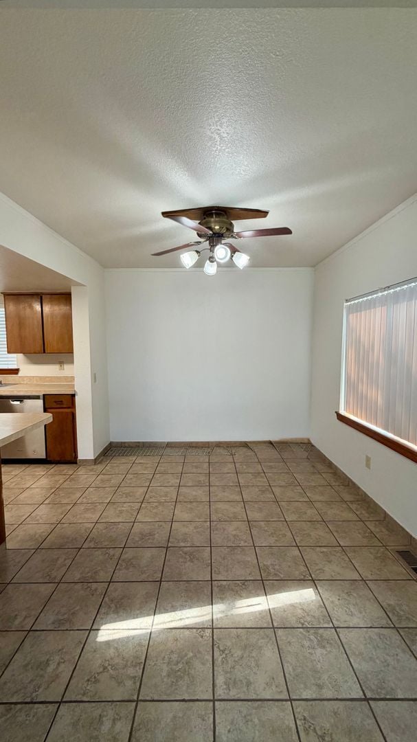Building Photo - 1209to