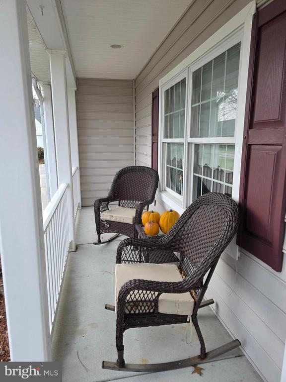 Building Photo - 15 Bayberry St