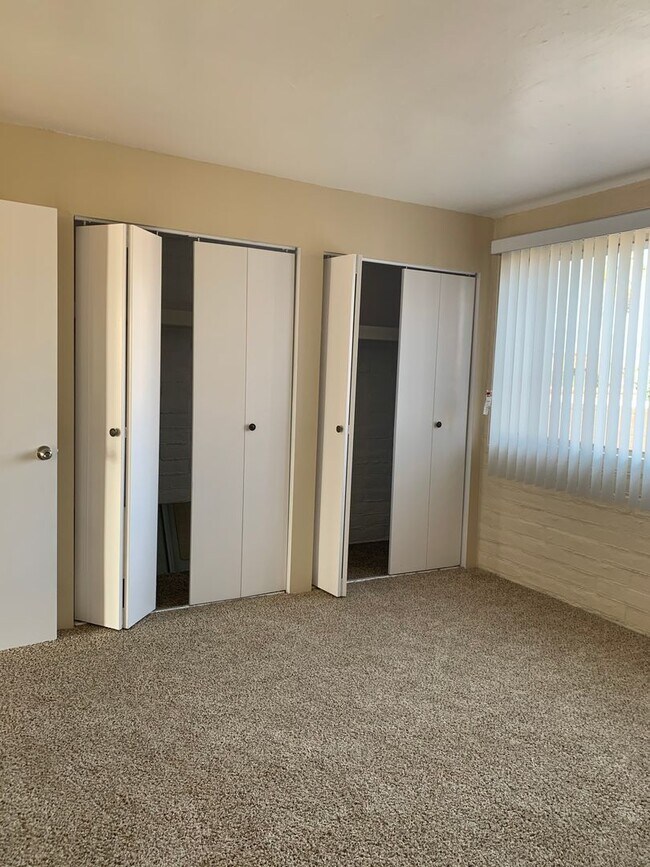 Building Photo - Tucson2875