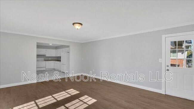 Building Photo - 2923 S Irvington Ave