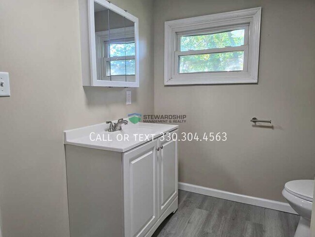 Building Photo - 1152 Wilbur Ave