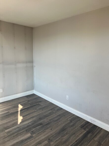 Primary Photo - 148 Linden St