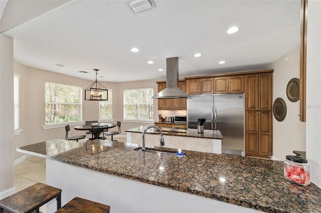 Building Photo - 1706 SW 27th St