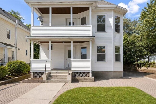 Building Photo - 152 Spruce St
