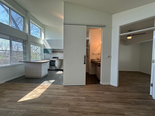 Building Photo - 3048 Anderberg Dr