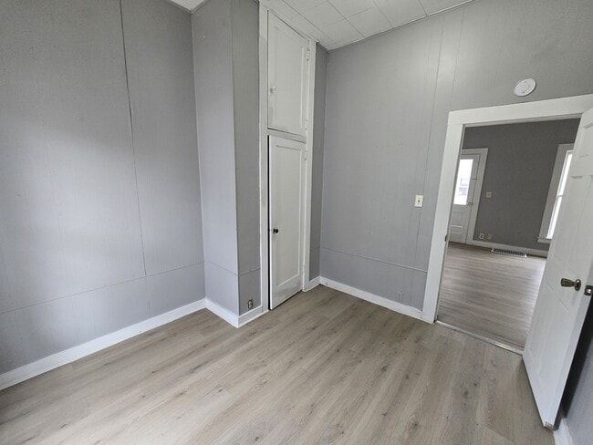 Building Photo - 714 W 1st St