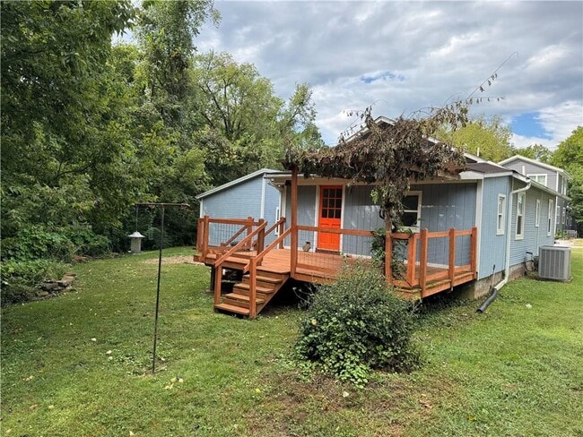 Building Photo - 320 S Washington Ave