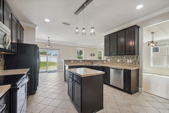 Building Photo - 4109 White Kestrel Dr