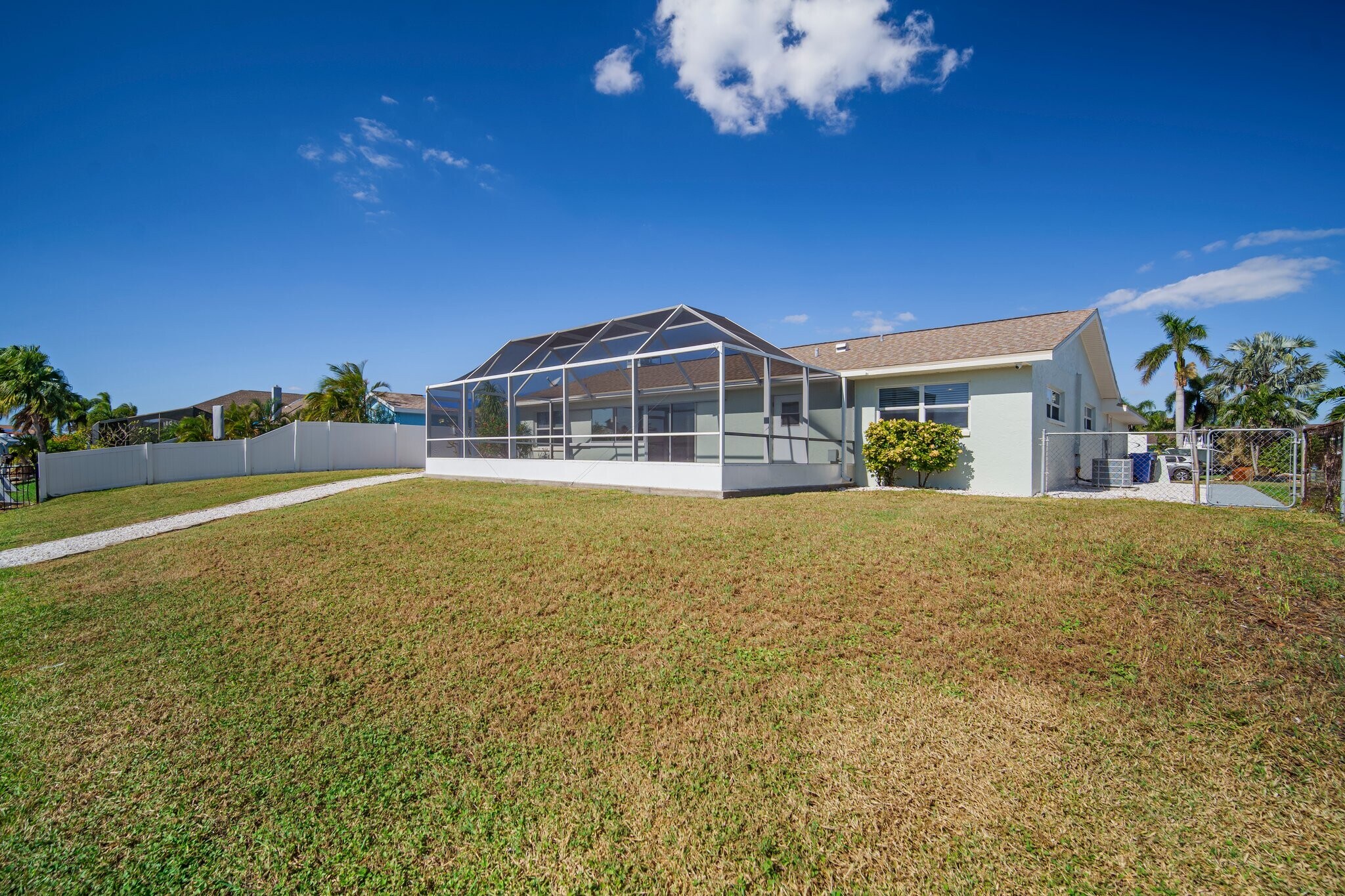 Building Photo - 910 Spindle Palm Way