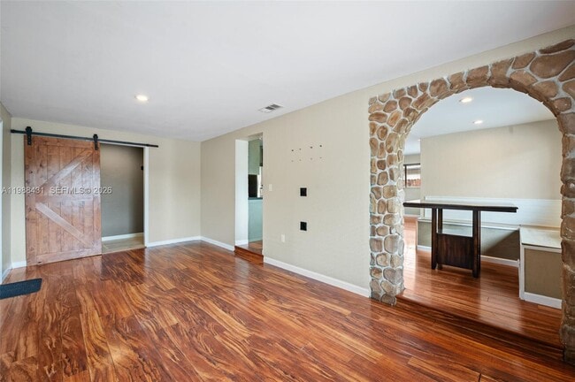 Building Photo - 7245 S Waterway Dr