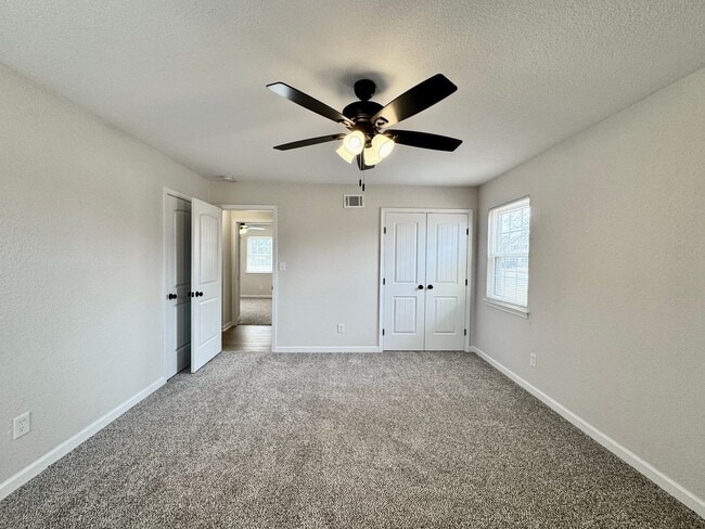 Building Photo - Fully-Renovated Ranch Home Available 03-19-26! Fenced Backyard - Pet Friendly - Washer & Dryer In...