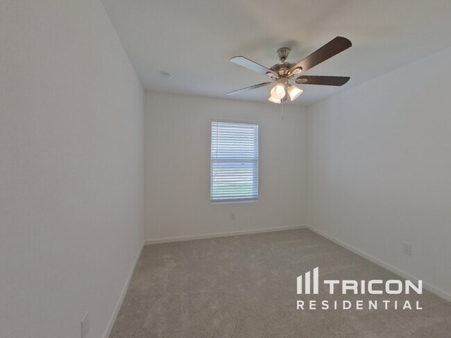 Building Photo - 1728 Poptic Ln