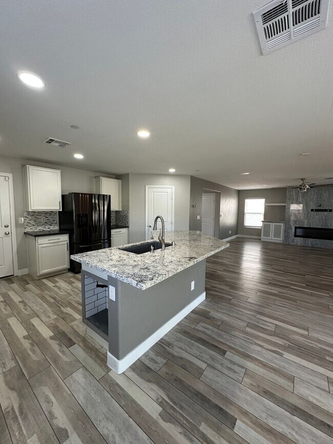 Building Photo - 7758 Meng Ct