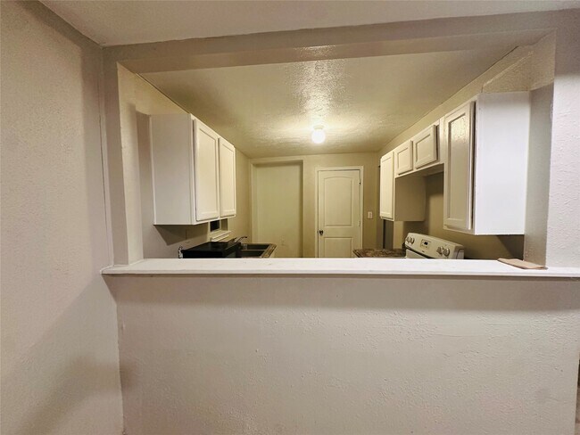 Building Photo - 4410 Galesburg St