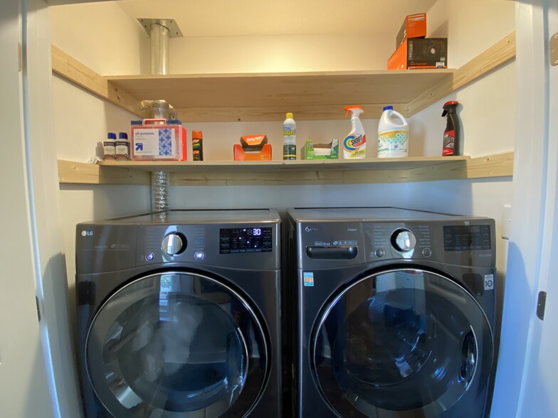 Full size washer & dryer - 6002 Stern Ct