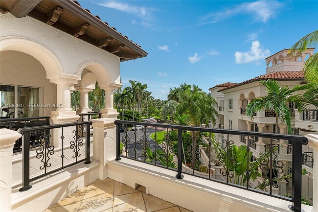 Building Photo - 2331 Fisher Island Dr