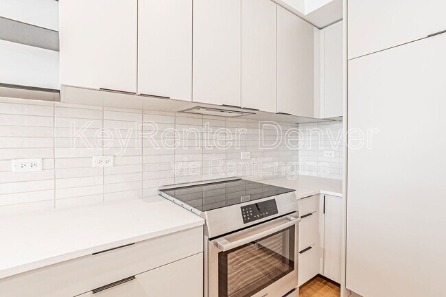 Building Photo - 1601 Park Ave