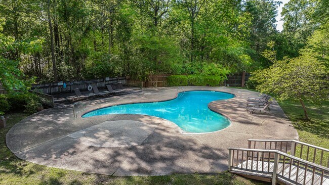 Building Photo - Woodshire Duplexes & Townhomes