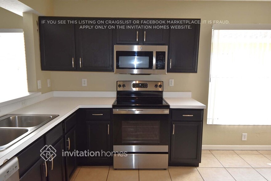 Building Photo - 6939 Crown Lake Dr