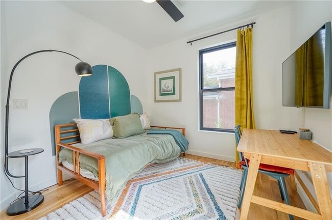 Building Photo - 825 Barnett St NE