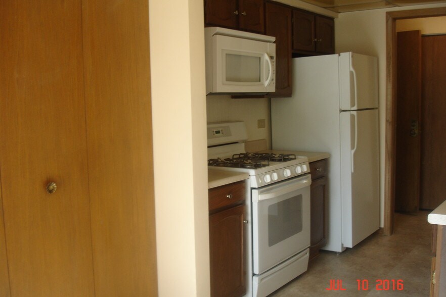 Building Photo - 80 S Pleasant Rd