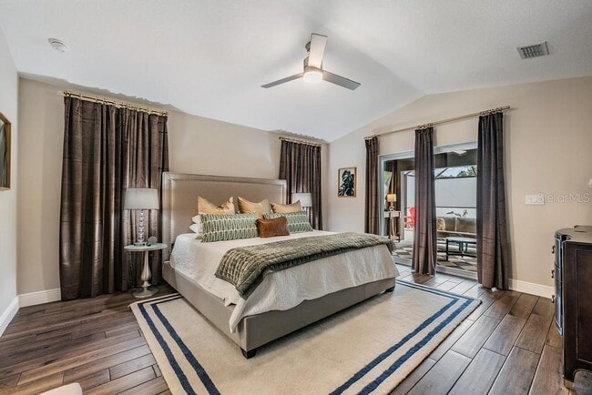 Building Photo - 106 1st Ave NE