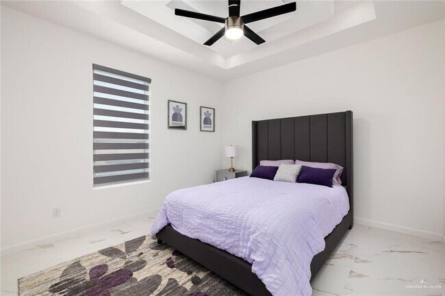 Building Photo - 11 Sequoia Ave