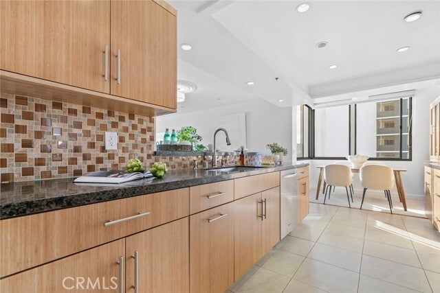 Building Photo - 343 Pioneer Dr