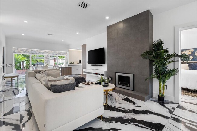 Building Photo - 1544 Michigan Ave