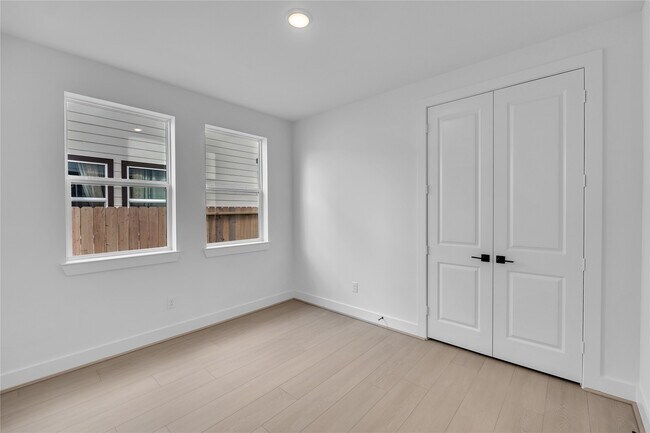 Building Photo - 4320 Avron Dr