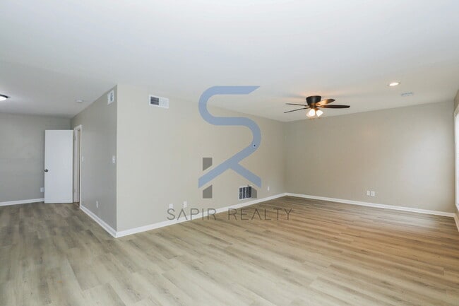 Building Photo - Peaceful Cul-de-Sac Living – 3BR/2.5BA Home in Jonesboro