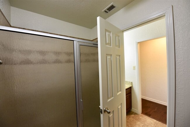 Building Photo - 113 Rhonda Dr