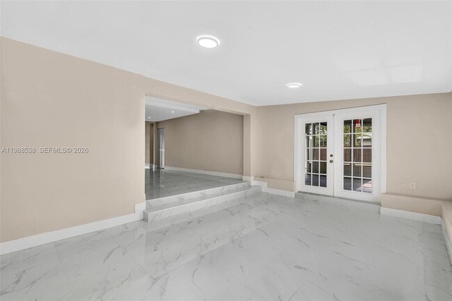 Building Photo - 1600 SW 9th St