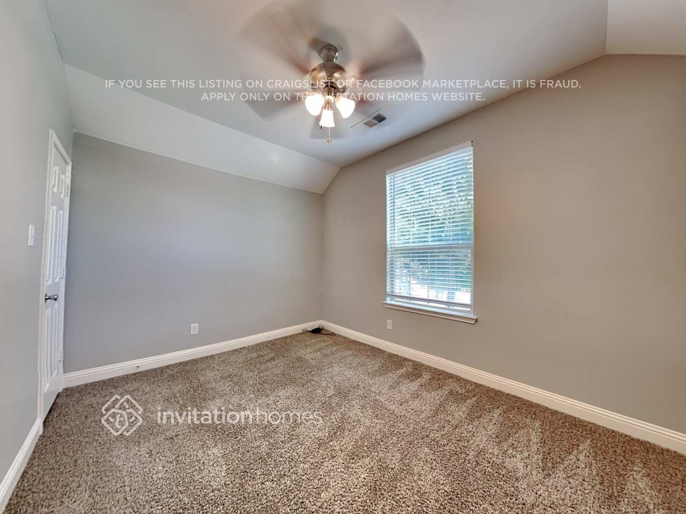 Building Photo - 1304 Roadrunner Dr