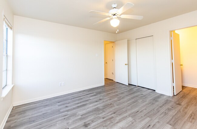 Master Bedroom - 3001 Whisper Oaks Ln