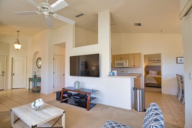 Building Photo - Annual Unfurnished 2 Bedroom 2 Bathroom Second Floor Condo in Casa Del Lago!