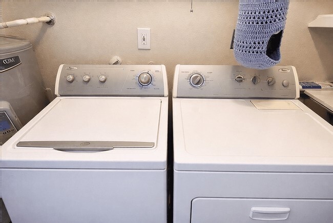 Building Photo - 8223 Swan Meadow Ln