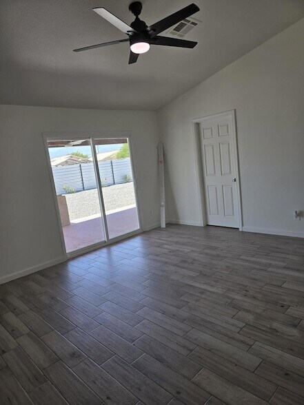 Building Photo - 15203 Avenida Ramada
