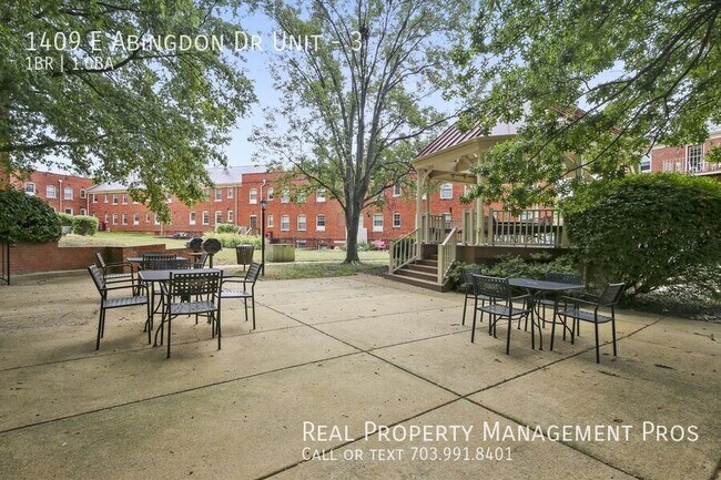 Building Photo - 1409 E Abingdon Dr