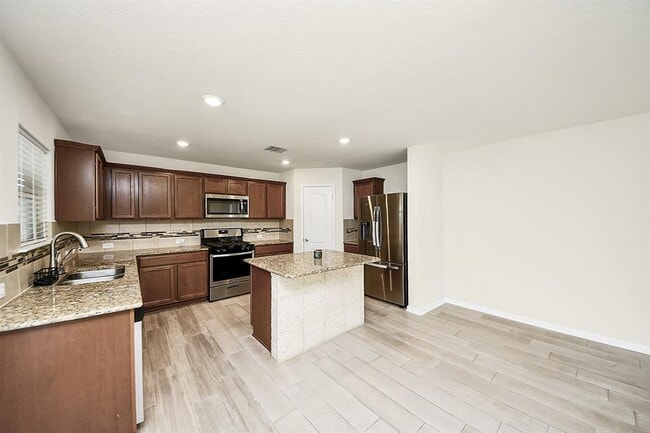 Building Photo - 3302 Regal Park Ln