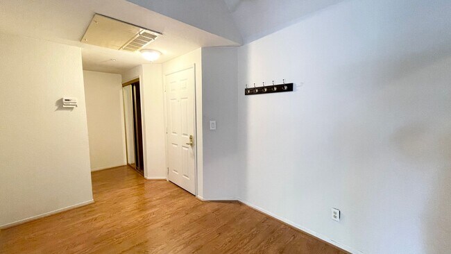 Building Photo - 25938 Kay Ave