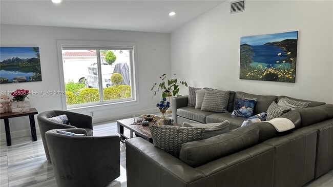 Building Photo - 13411 SW 17th Ct