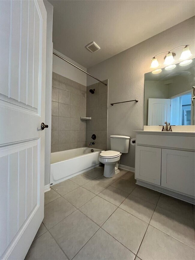 Building Photo - 121 Red Granite Rd