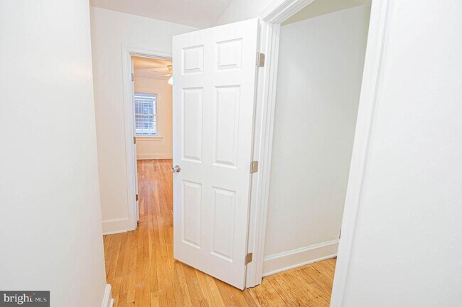 Building Photo - 308 N Division St