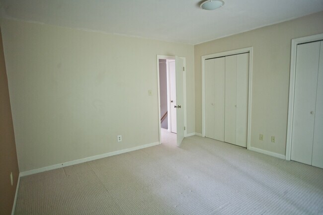Building Photo - Prime Chapel Hill Living | 2BR Townhouse on MLK Blvd