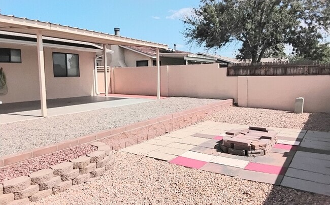 Building Photo - Heritage Hills Four Bedroom