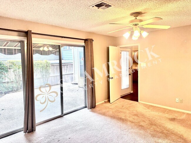 Building Photo - 3206 Creekwood Cir