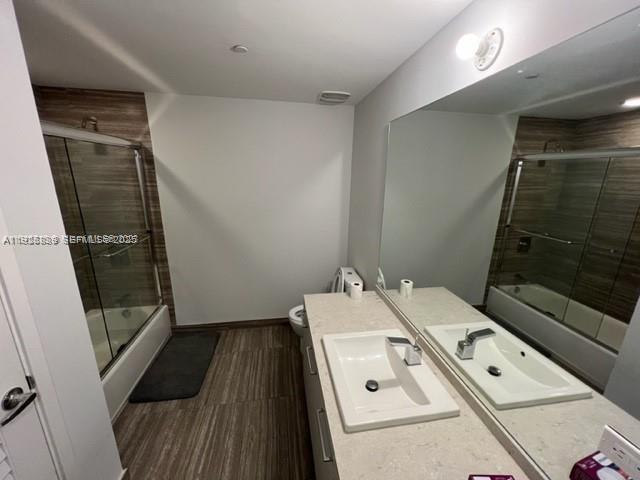 Building Photo - 1010 Brickell Ave